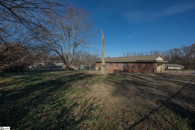 $225,000 | 221 Greenland Road, Anderson, SC 29626