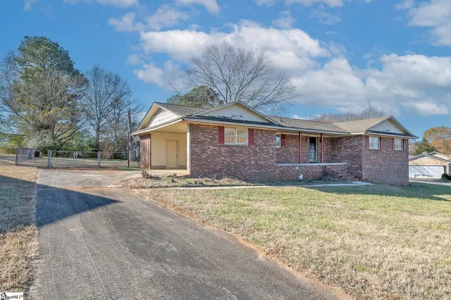 $225,000 | 221 Greenland Road, Anderson, SC 29626