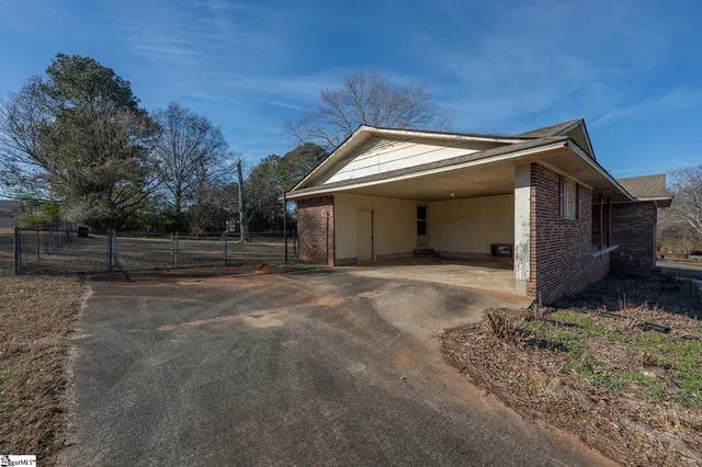 $225,000 | 221 Greenland Road, Anderson, SC 29626