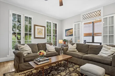 $650,000 | 445 West Fullerton Parkway, Unit 2E, Chicago, IL 60614
