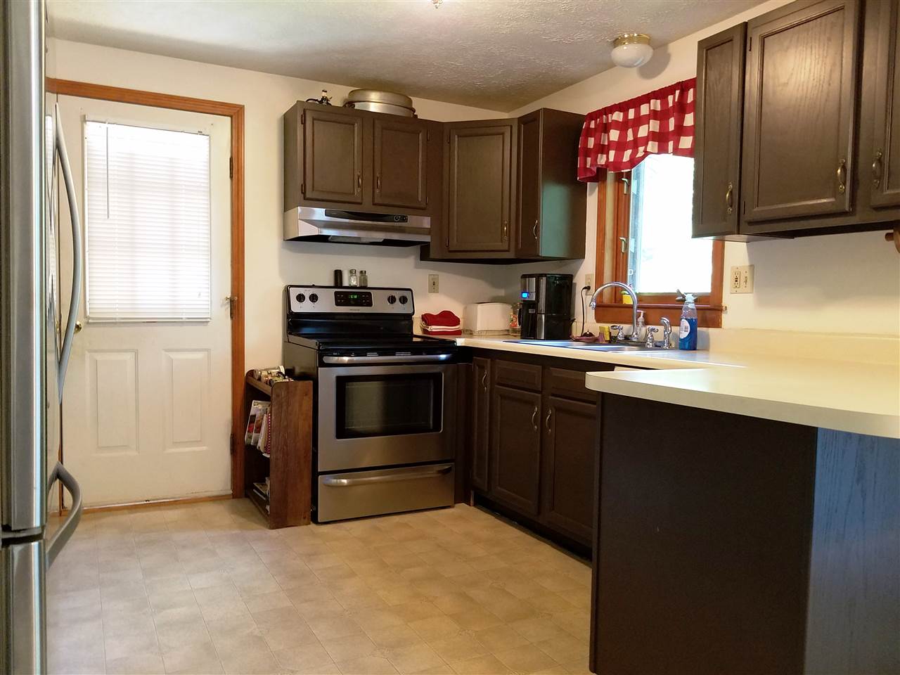 85 Beaver Pond Road Weare, NH 03281 - Photo 2 of 22 Gallery Image 2
