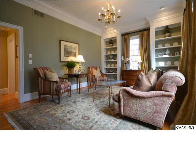 3072 Darby Road, Unit P2A 31 Keswick, VA 22947 - Photo 6 of 40 Dine in splendor! This splendid dining room is worthy of life's most important occasions & even the most distinguished guests. Send out the invitations, lay on the china & crystal, light the candles, & celebrate.