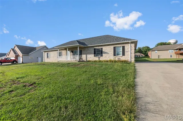 $327,500 | 2264 Oak Street, Jackson, MO 63755