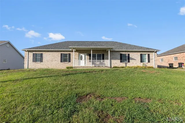 $327,500 | 2264 Oak Street, Jackson, MO 63755