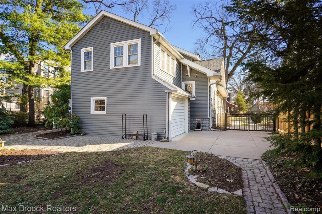 13 Devonshire Road Pleasant Ridge, MI 48069 - Photo 41 of 45 Gallery Image 41