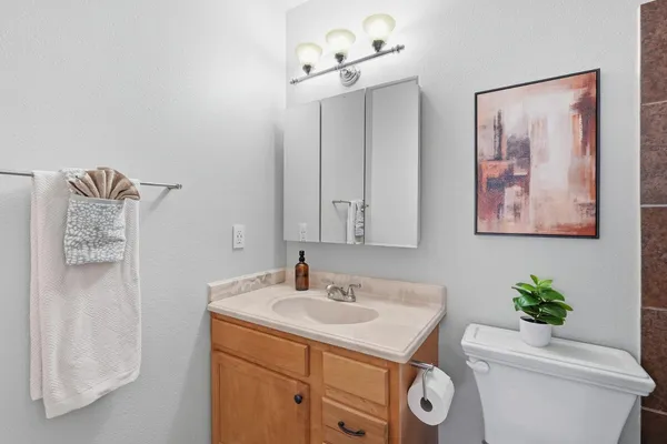 $1,700 | 3039 North 38th Street, Unit 1, Phoenix, AZ 85018