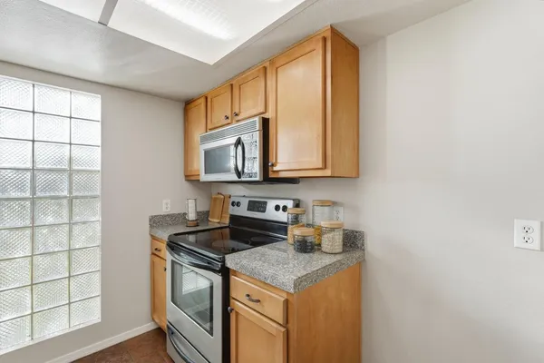 $1,700 | 3039 North 38th Street, Unit 1, Phoenix, AZ 85018