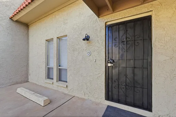 $1,700 | 3039 North 38th Street, Unit 1, Phoenix, AZ 85018