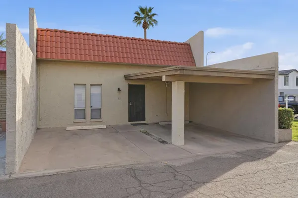 $1,700 | 3039 North 38th Street, Unit 1, Phoenix, AZ 85018