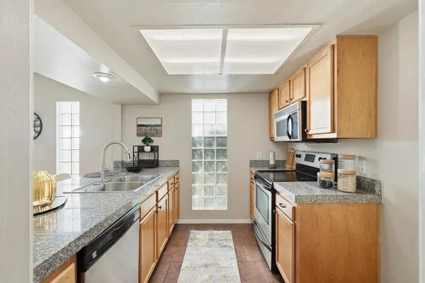 $1,700 | 3039 North 38th Street, Unit 1, Phoenix, AZ 85018