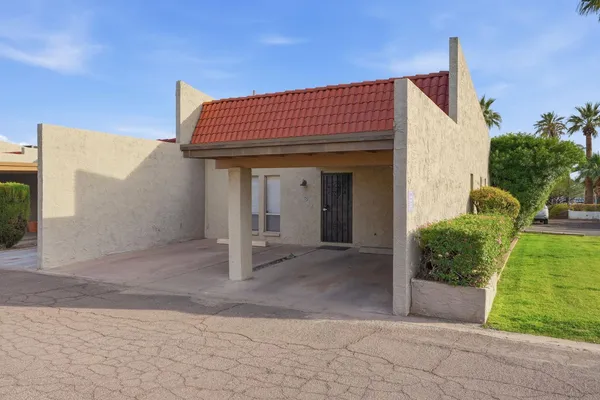 $1,700 | 3039 North 38th Street, Unit 1, Phoenix, AZ 85018