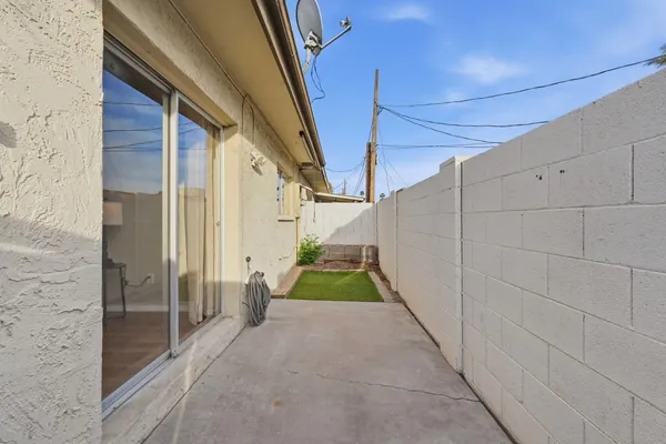 $1,700 | 3039 North 38th Street, Unit 1, Phoenix, AZ 85018