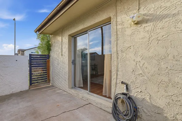 $1,700 | 3039 North 38th Street, Unit 1, Phoenix, AZ 85018