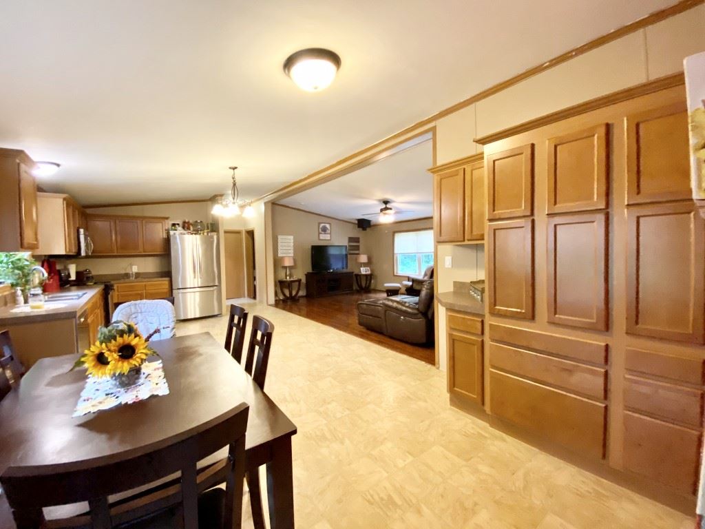 2151 West Kent Road Breckenridge, MI 48615 - Photo 5 of 20 1877532-4.JPG