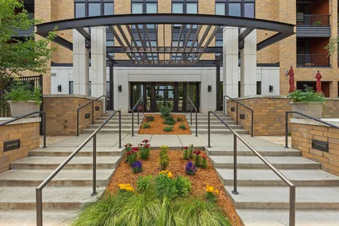 $399,900 | 4730 Park Commons Drive, Unit 204, St. Louis Park, MN 55416