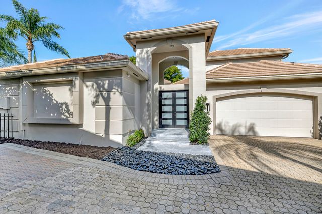 a view of an entryway