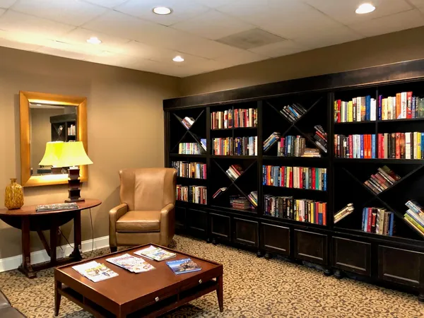 $1,800 | 5400 Park Avenue, Unit 220, Memphis, TN 38119