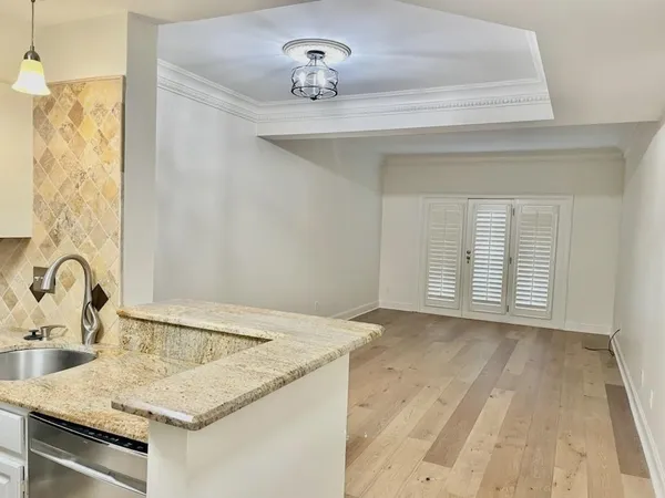 $1,800 | 5400 Park Avenue, Unit 220, Memphis, TN 38119