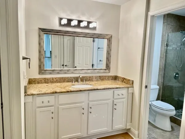 $1,800 | 5400 Park Avenue, Unit 220, Memphis, TN 38119
