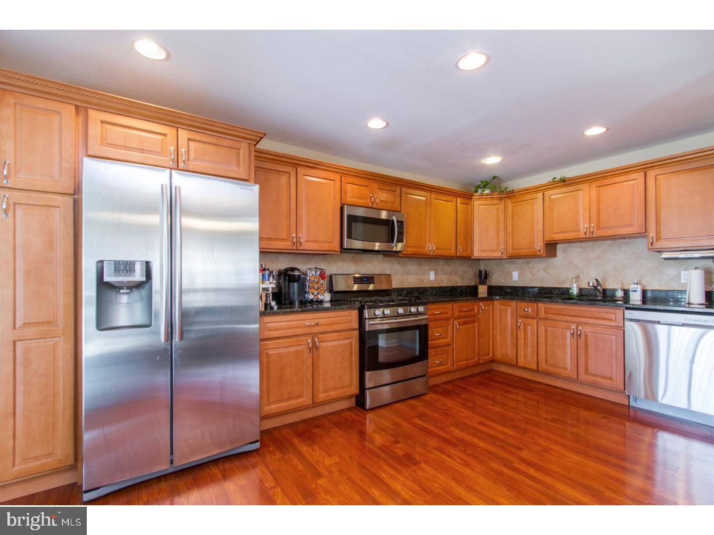 162 Greendale Road Philadelphia, PA 19154 - Photo 3 of 25