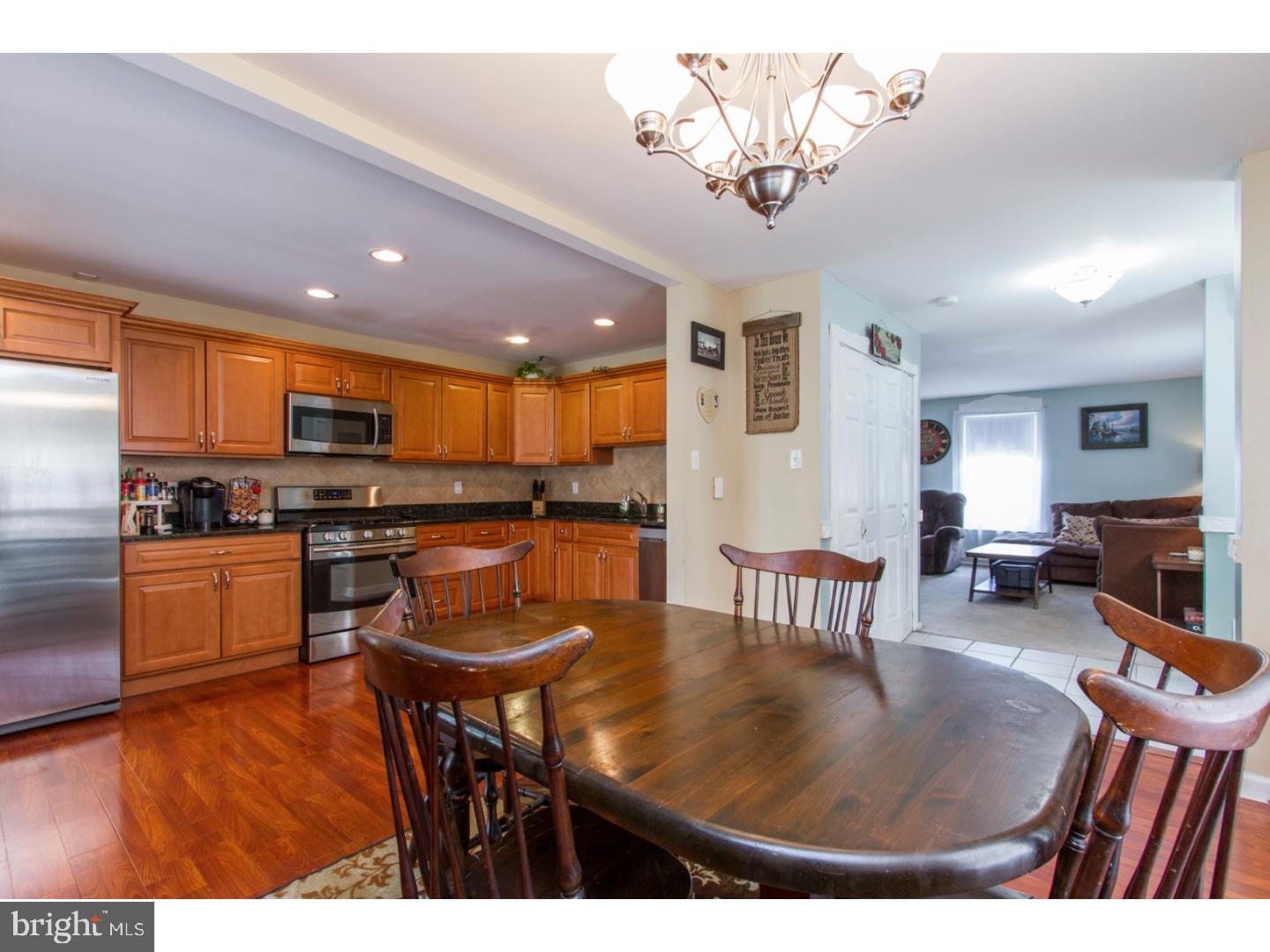 162 Greendale Road Philadelphia, PA 19154 - Photo 5 of 25