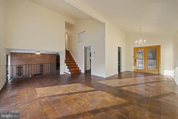 $2,850 | 922 Beaverbank Circle, Towson, MD 21286
