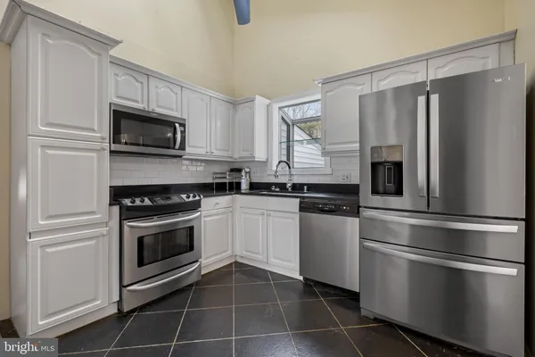 $2,850 | 922 Beaverbank Circle, Towson, MD 21286