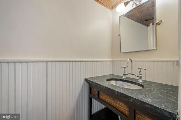 $2,850 | 922 Beaverbank Circle, Towson, MD 21286