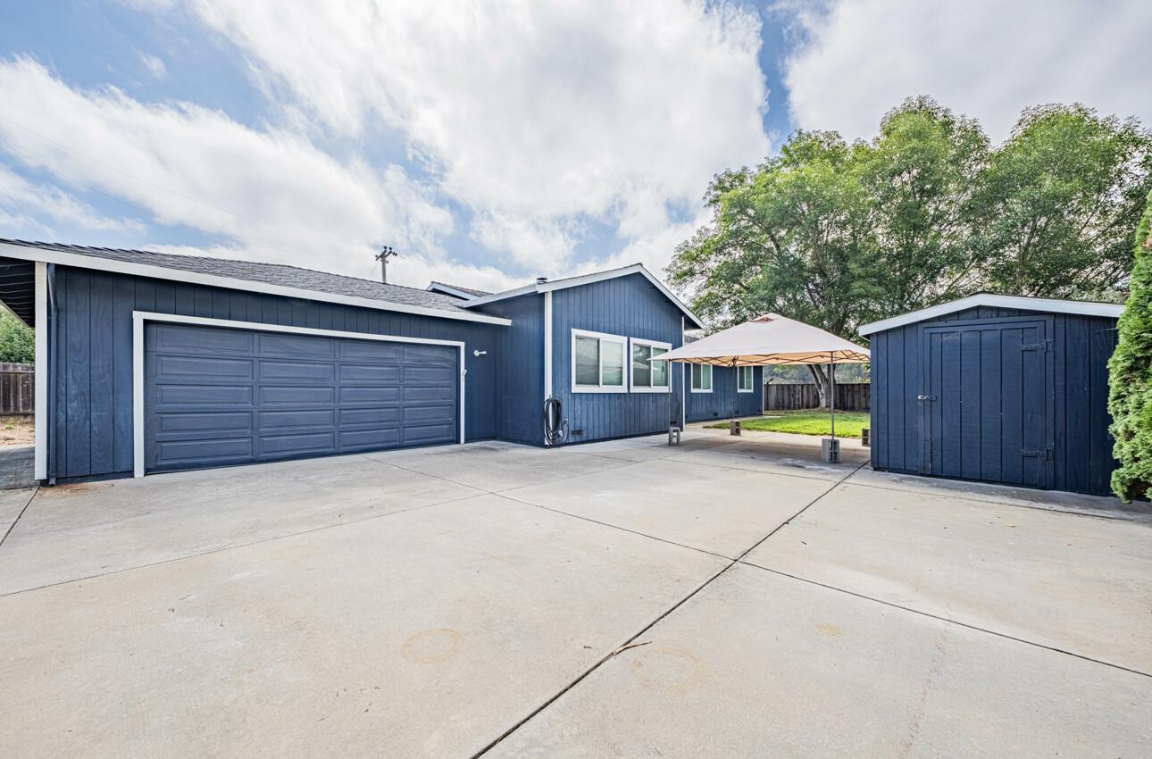 18020 Moro Road Salinas, CA 93907 - Photo 3 of 35 Gallery Image 3