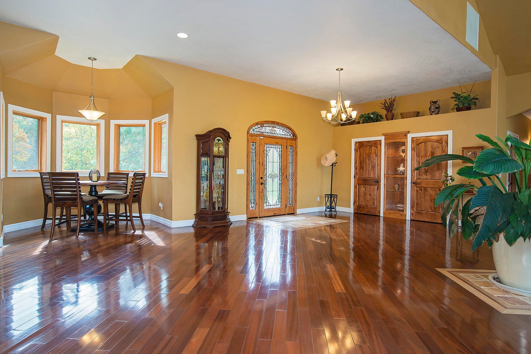 1665 Upper River Road Gold Hill, OR 97525 - Photo 11 of 48 Breakfast nook