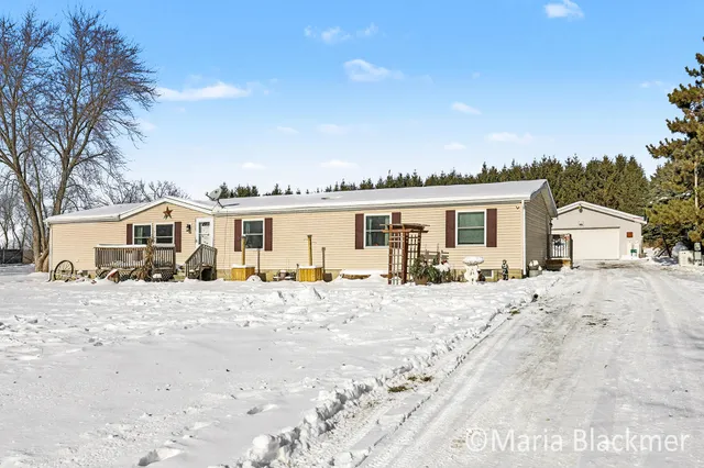 $315,000 | 1451 West Charles Road, Ionia, MI 48846