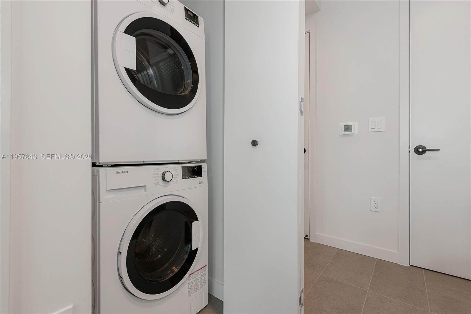 121 Northeast 5th Street, Unit 706 Miami, FL 33132 - Photo 23 of 27