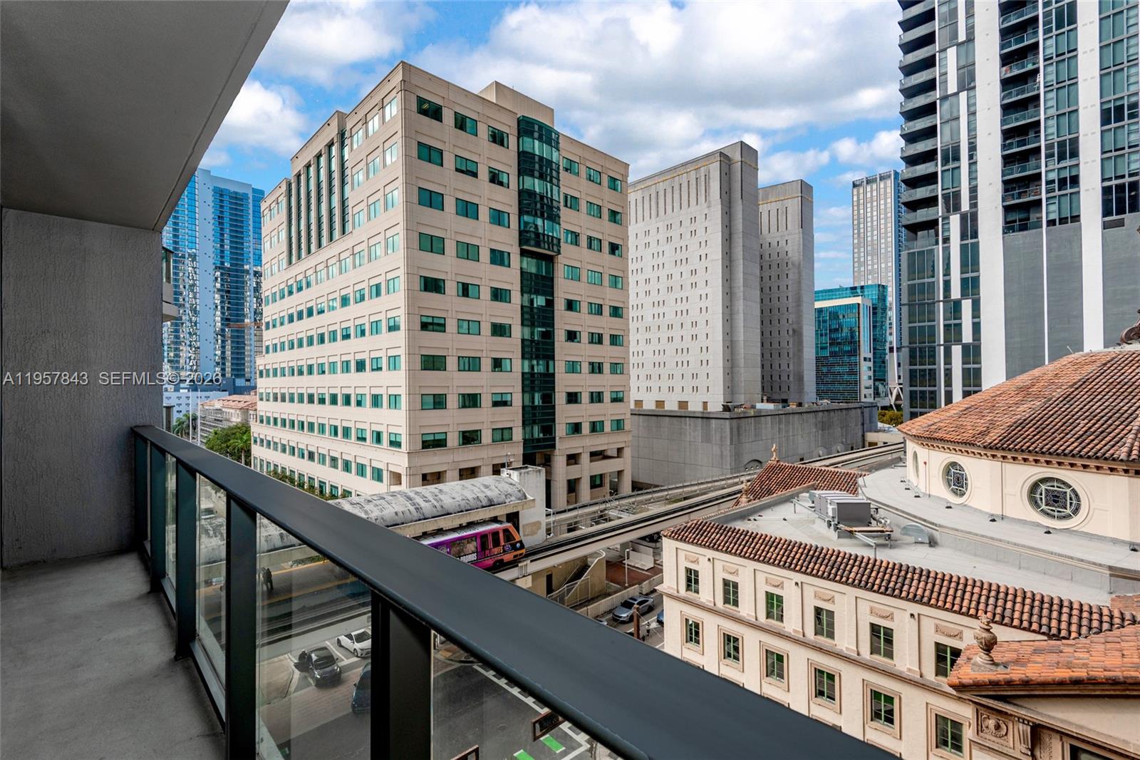 121 Northeast 5th Street, Unit 706 Miami, FL 33132 - Photo 25 of 27