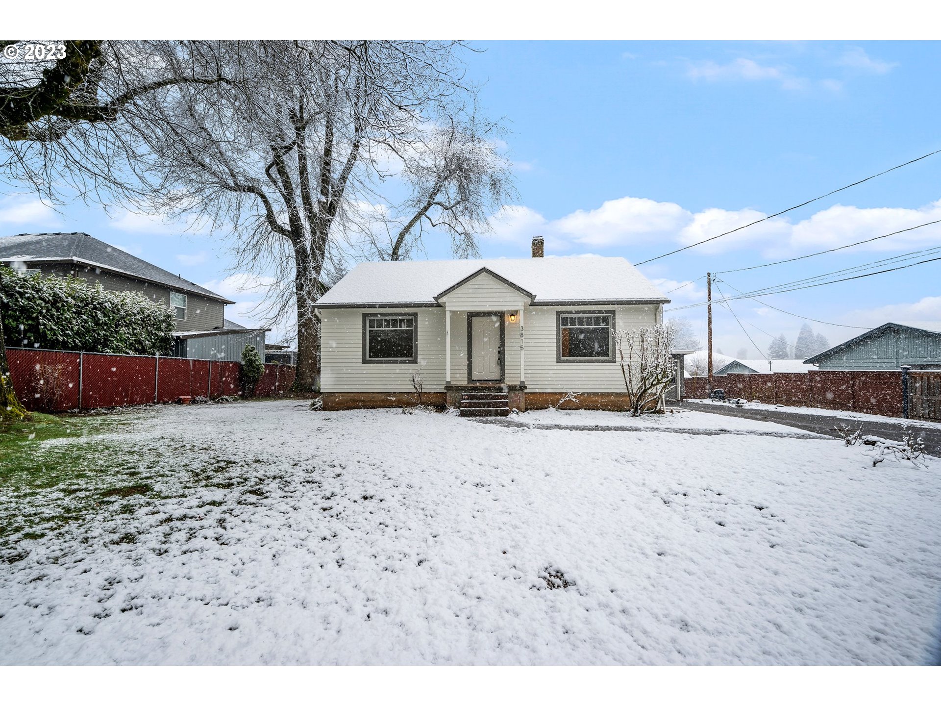 3815 Southeast Hillyard Road Gresham, OR 97080 - Photo 1 of 32 Gallery Image 1