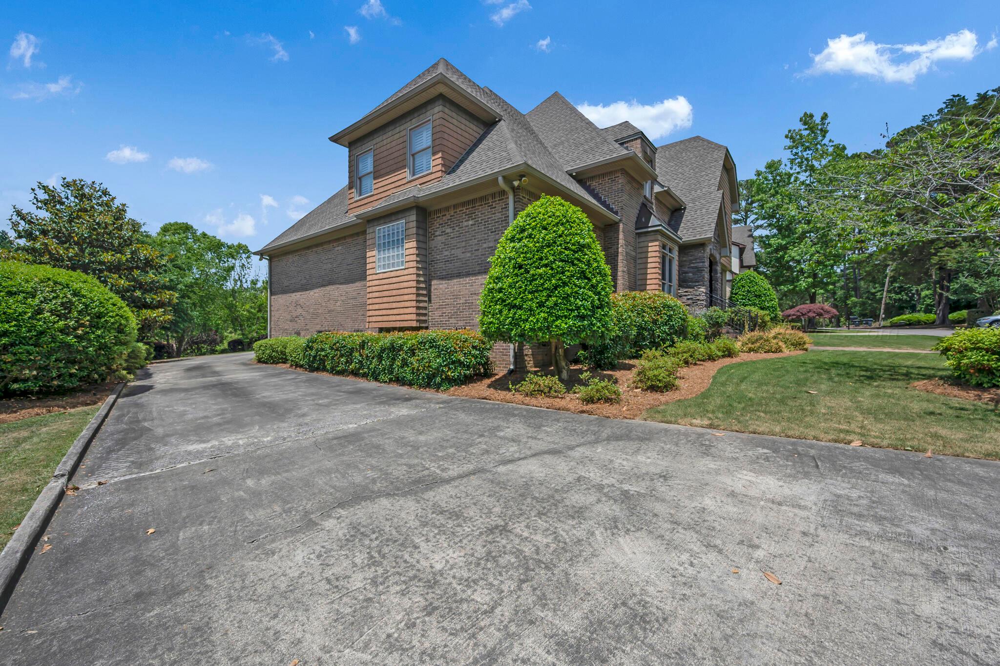 2424 Altadena Road Birmingham, AL 35243 - Photo 5 of 46 Gallery Image 5