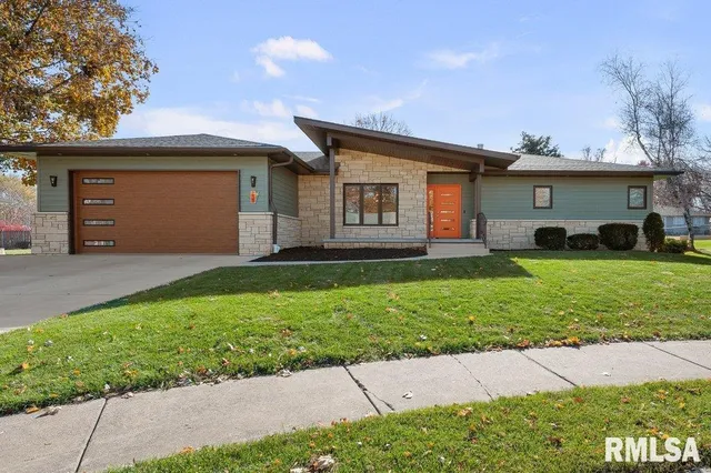 $505,000 | 3209 East 18th Place