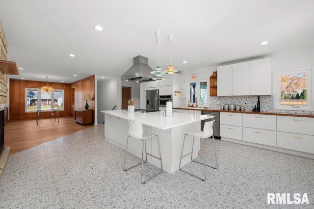 $505,000 | 3209 East 18th Place, Davenport, IA 52803