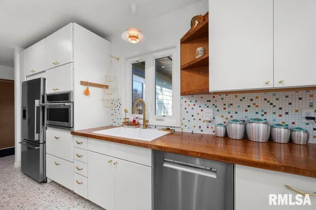 $505,000 | 3209 East 18th Place, Davenport, IA 52803