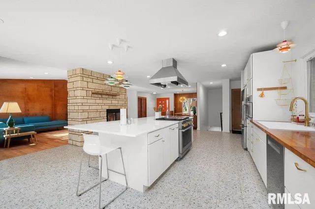 $505,000 | 3209 East 18th Place, Davenport, IA 52803