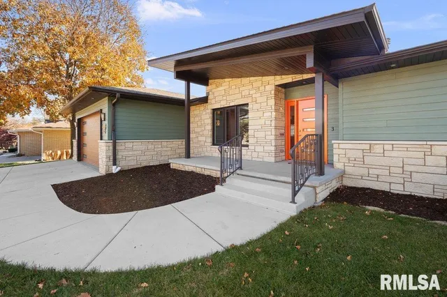 $505,000 | 3209 East 18th Place, Davenport, IA 52803