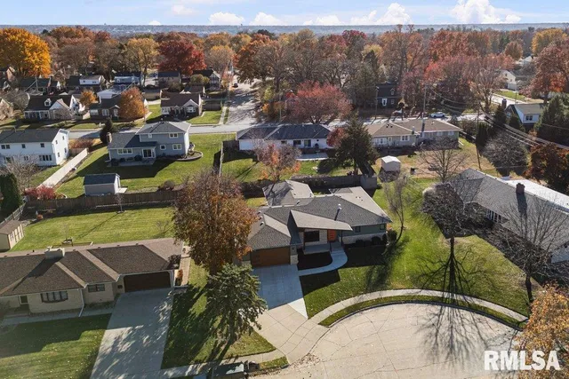 $505,000 | 3209 East 18th Place, Davenport, IA 52803