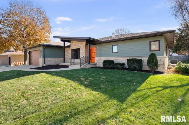 $505,000 | 3209 East 18th Place, Davenport, IA 52803