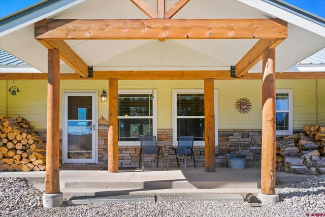 a view of a yard with a tree