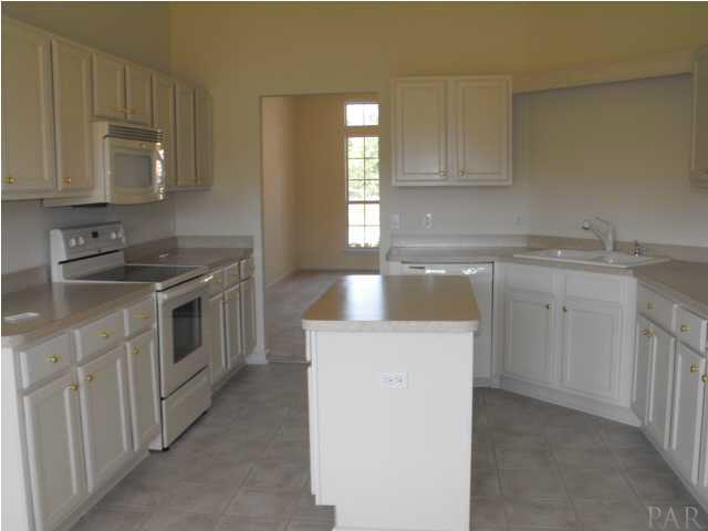 2230 Liberty Loop Road, Unit 16D Cantonment, FL 32533 - Photo 4 of 10 Gallery Image 4