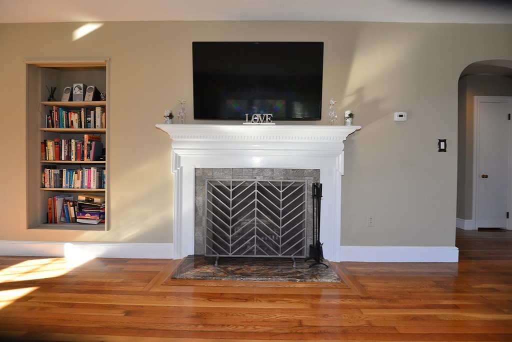 80 North Road Bedford, MA 01730 - Photo 5 of 30 Gallery Image 5