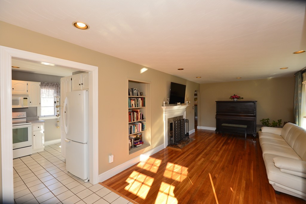 80 North Road Bedford, MA 01730 - Photo 6 of 30 Gallery Image 6