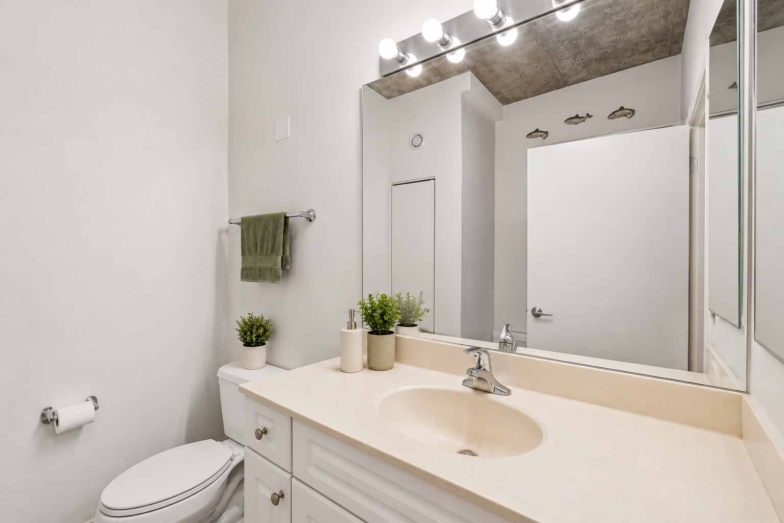 807 Davis Street, Unit 314 Evanston, IL 60201 - Photo 16 of 30