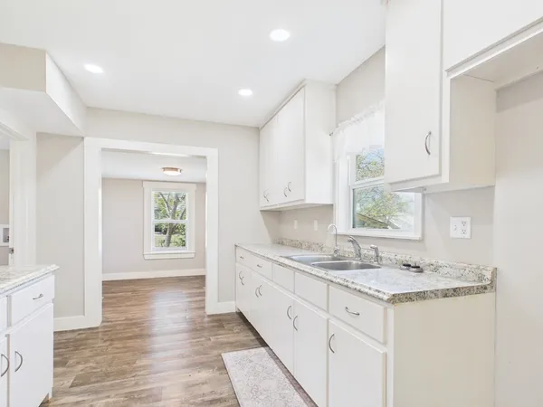 $1,700 | 108 South Olive Street, Fredericksburg, TX 78624