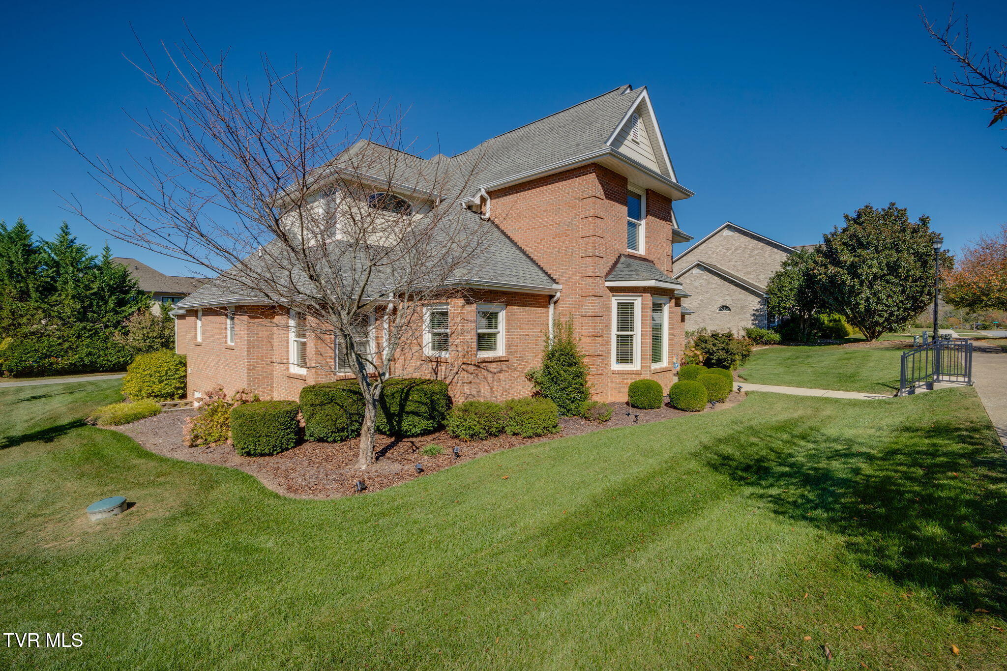 507 Oliver Approach Johnson City, TN 37601 - Photo 2 of 47 002