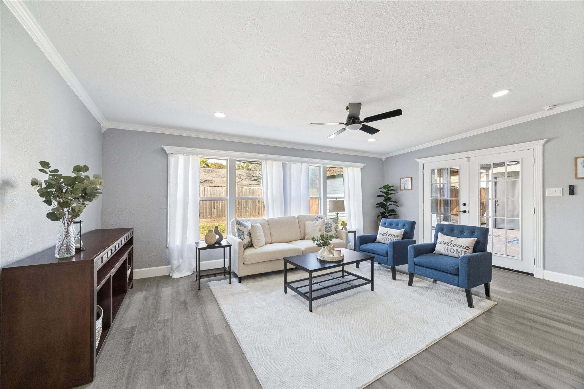143 Mill Stream Lane Houston, TX 77060 - Photo 3 of 20 a living room with furniture and wooden floor